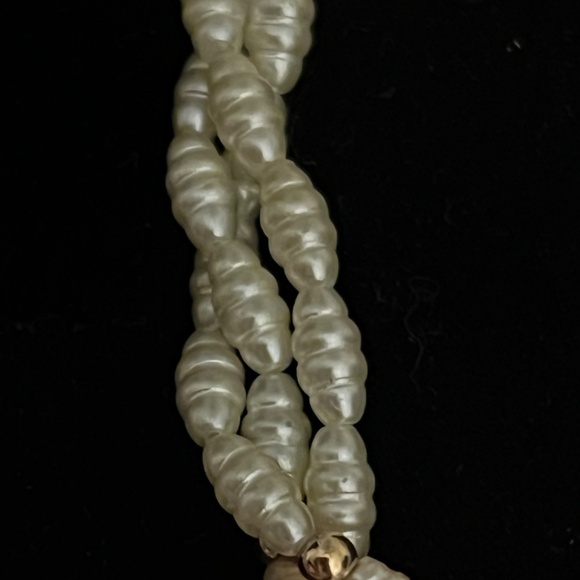Elegant Baroque Freshwater Pearl Twisted Necklace - Picture 7 of 9